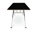 Nr. 1866: Foldable Desk kombinerer 2 unikke fordele: hjdeindstilleligt og folde/-klapbord. Det high tech understel er i krom med hurtigt indstillelige ben hvor hjdeindikation er er presset ind i stlet. Nivellerbare dupsko med krom overdel. Bordplade i melamin hvid/sort/eg med 2 mm tilsvarende ABS kantliste.
Ml: H: 66-108 cm, 80x160- 180x80 og 200x80 cm.

Design:Paolo Rizzatto & Franscisco Gomez Paz